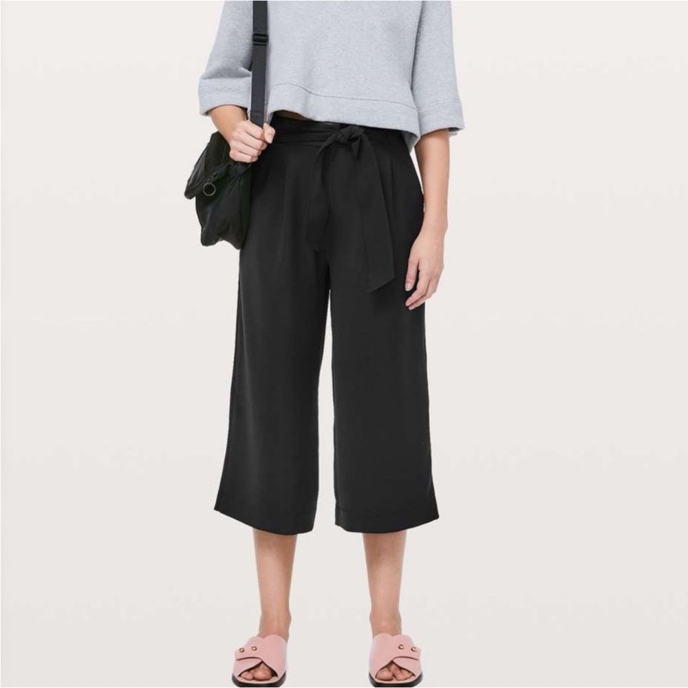 Lululemon Noir Crop Pants Women 2 Black High Rise Wide Leg Tie Waist Flowy Light